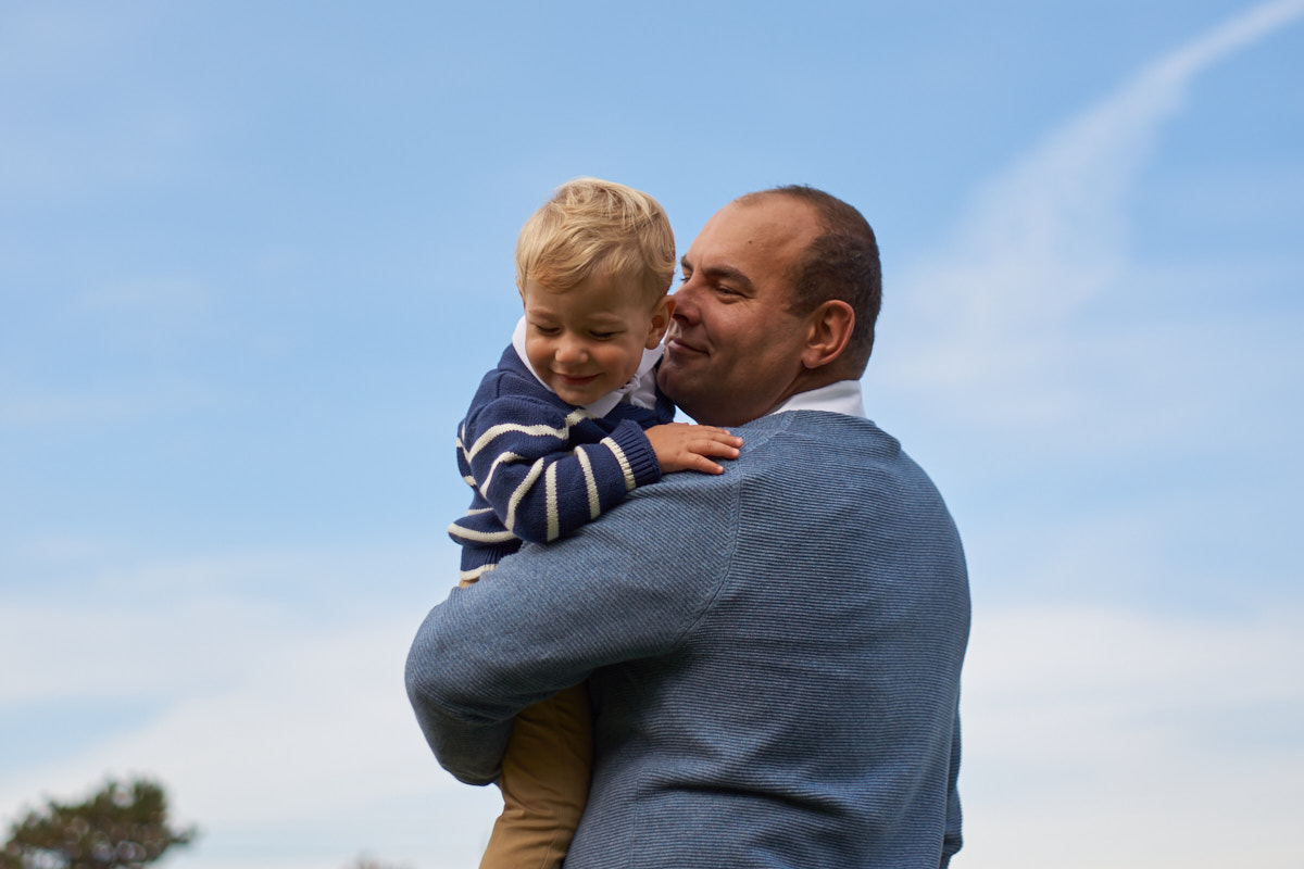 dad with little son